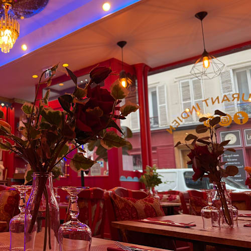 Mathura, Paris