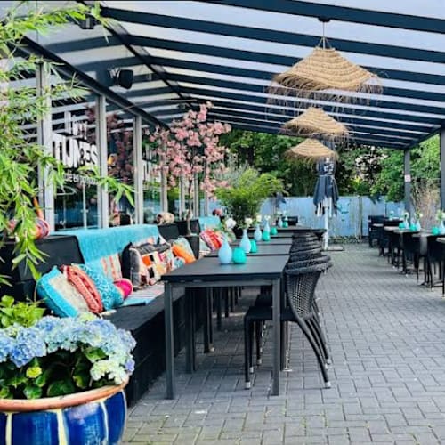 Tijnes, Hoofddorp