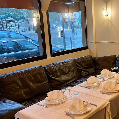 Mangalore Lounge, La Celle-Saint-Cloud