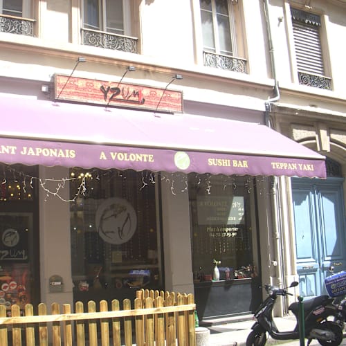 Yzumi, Lyon