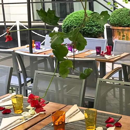 Le Biz, Paris