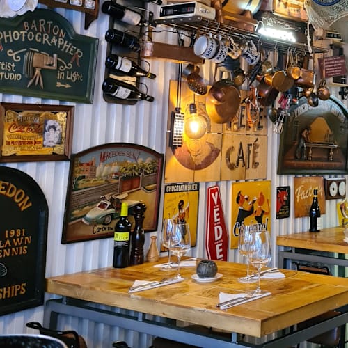 Mémé café, Waterloo