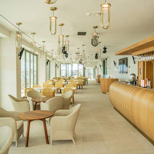 The Upper Deck, Estoril