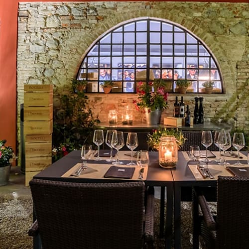 Officine Bocelli Food Court, Lajatico
