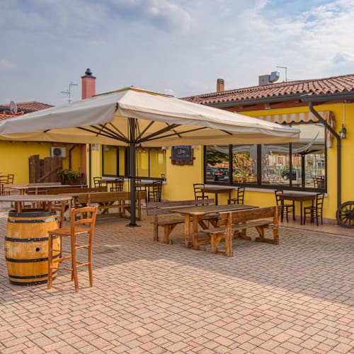 Buffalo Steakhouse & Pizza, Colà