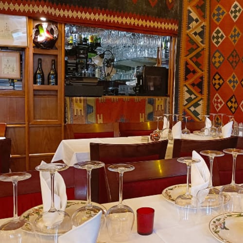 L'Iliade, Paris