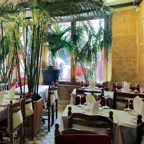 L'Iliade, Paris