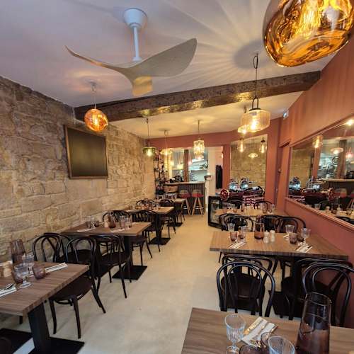 Le P'tit Bossu, Paris