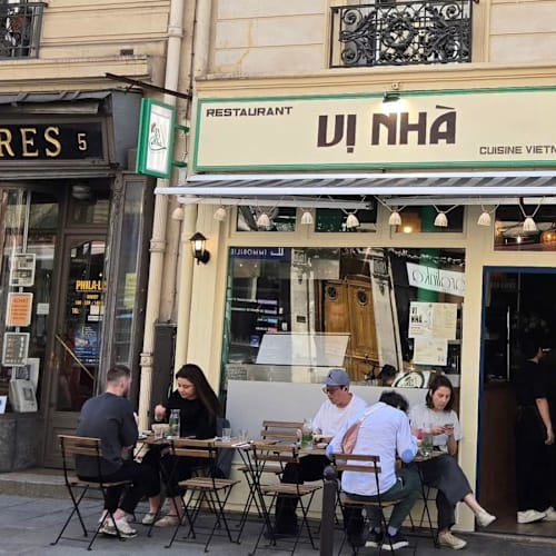 Vi Nha, Paris