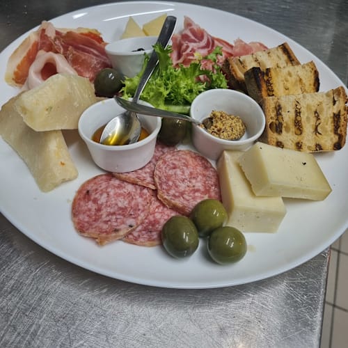 Tabernus Osteria 4 Teste, Varcaturo