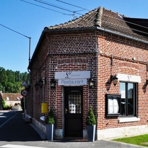 L'Essentiel, Attiches