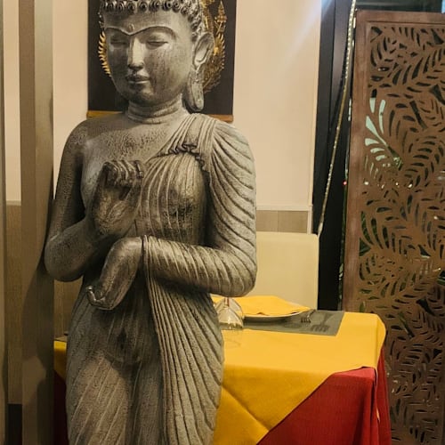 Chekiang Royal thai, Roma