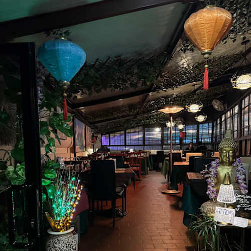 Chekiang Royal thai, Roma