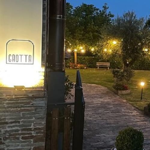 La Grotta Di Loretello, Loretello