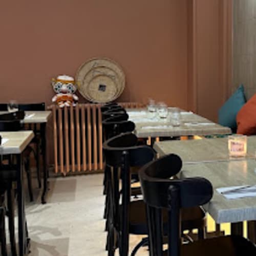Chez Lom, Paris