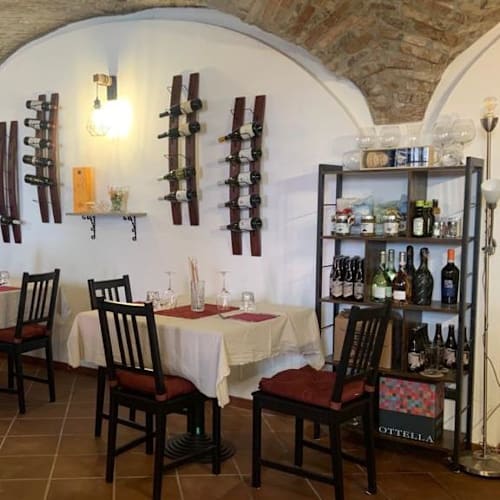 The Cave Restaurant And Wine Bar, Desenzano del Garda