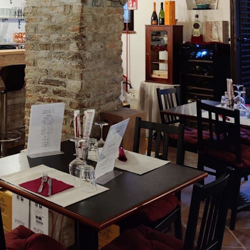 The Cave Restaurant And Wine Bar, Desenzano del Garda
