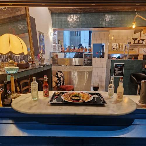 Paprika Latina, Paris