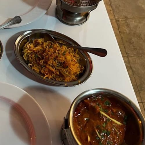 New Delhi Indian Tandoori Restaurant, Porches