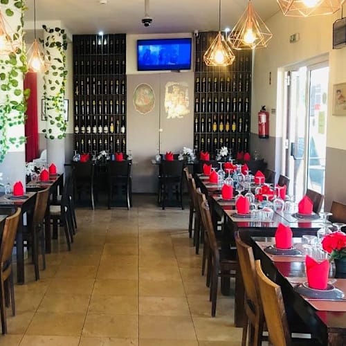 New Delhi Indian Tandoori Restaurant, Porches