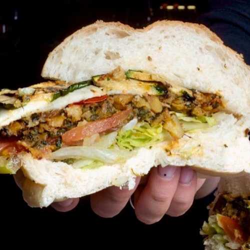 Ryan Eat and Drink, Volla