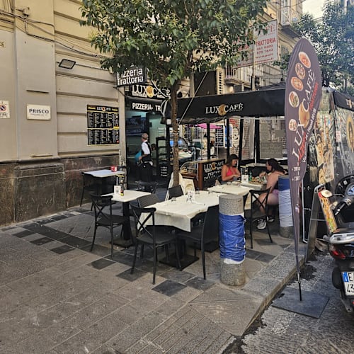 Lux Cafè, Napoli