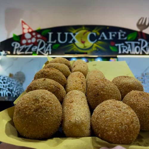 Lux Cafè, Napoli