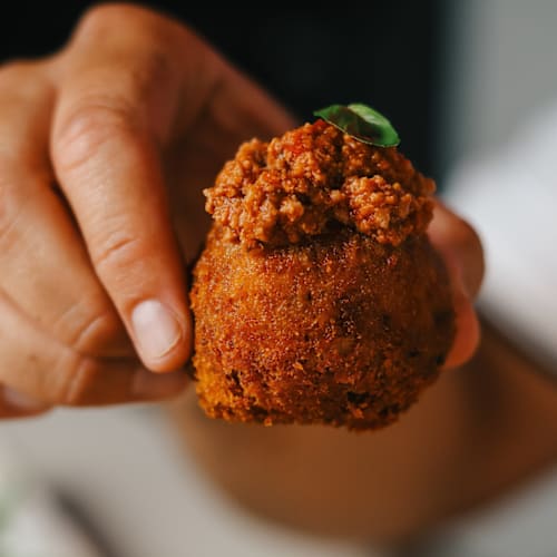 La Leggenda di Napoli Terrassa 2, Terrassa