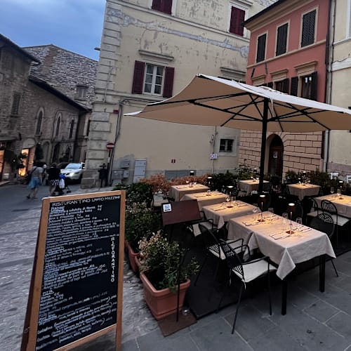 Largo Mazzini Bistrot, Spello