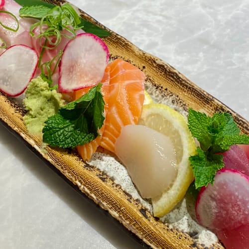 Nanaumi, Paris