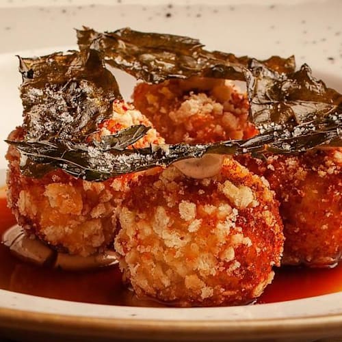 MOMO RESTAURANT, Aprilia