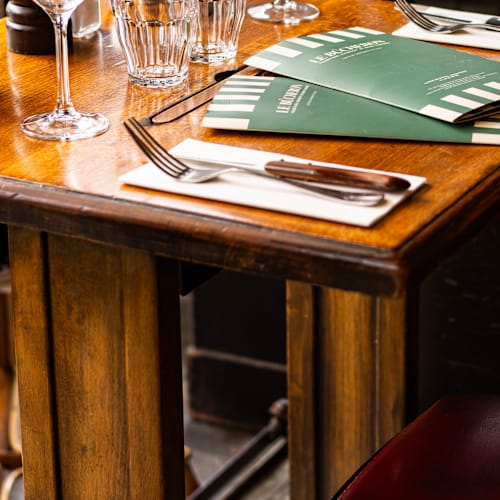 Le Bûcheron, Paris