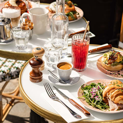 Le Bûcheron, Paris