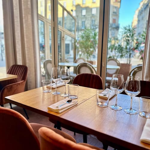 Dame Augustine, Paris