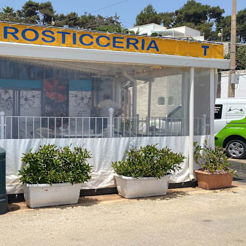 Nicola's Restaurant, Castro