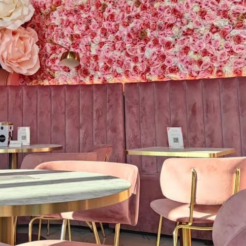 Gossip Café, Genova