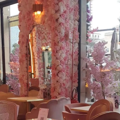Gossip Café, Genova