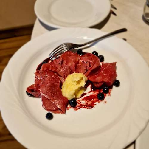 Osteria del Maniero, Momo