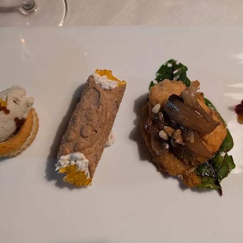 Osteria del Maniero, Momo