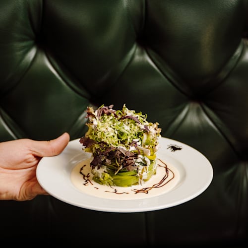 Le Bouledogue, Paris