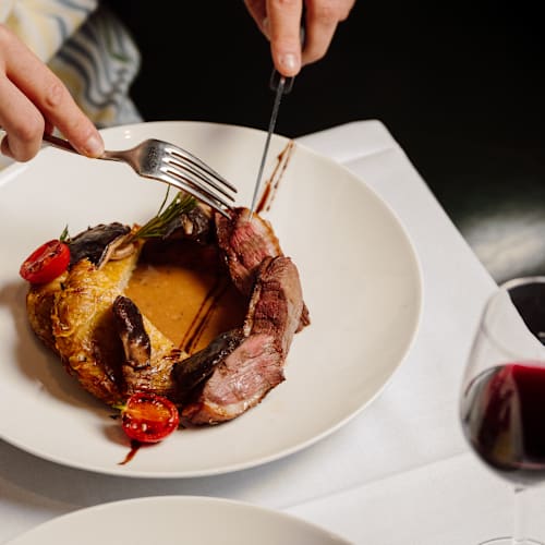 Le Bouledogue, Paris