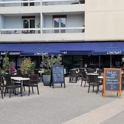 L'Instant, Poissy
