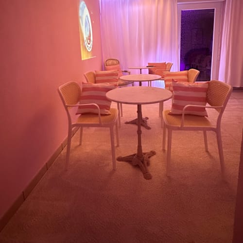 Evian café, Évian-les-Bains