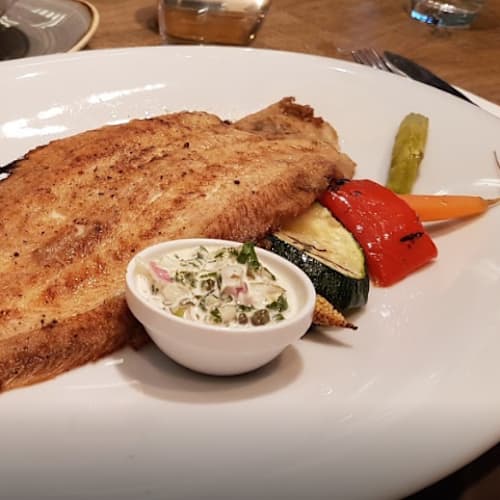 Centennial (Hotel Chariot), Aalsmeer