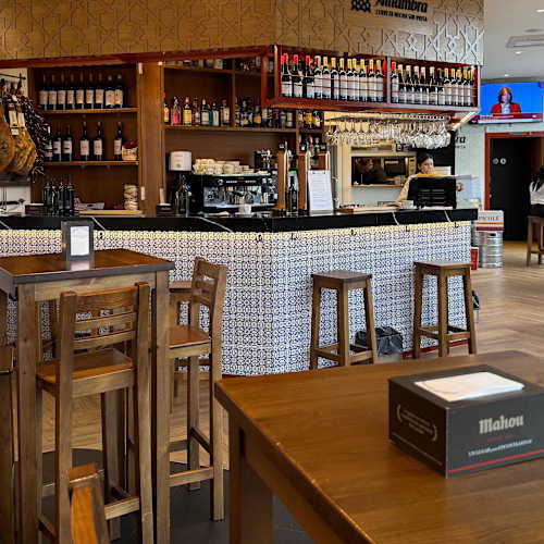 De Madrid Pal Cielo, Tres Cantos