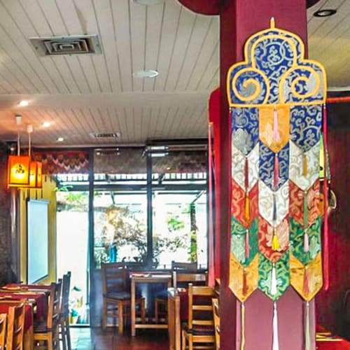 Os Tibetanos, Lisboa