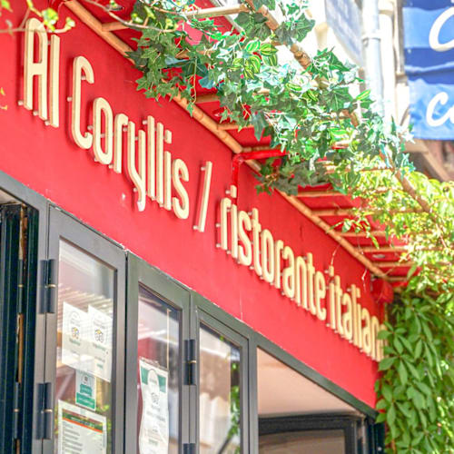 Coryllis, Paris