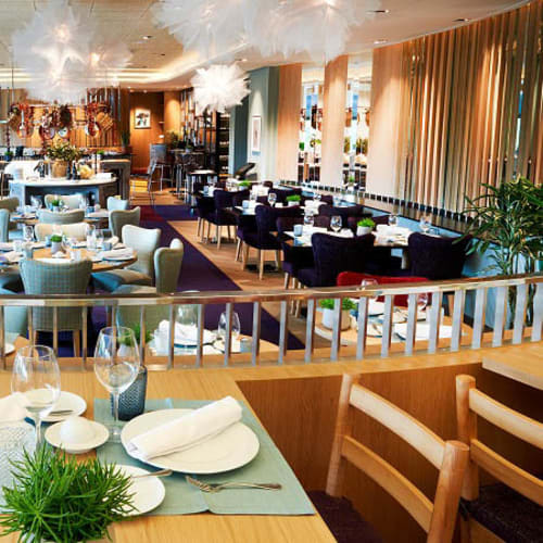 Las Nubes - El Corte Inglés Lisboa, Lisboa