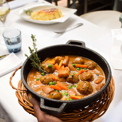 El Pelegrí-Hotel Pirineos, Figueres