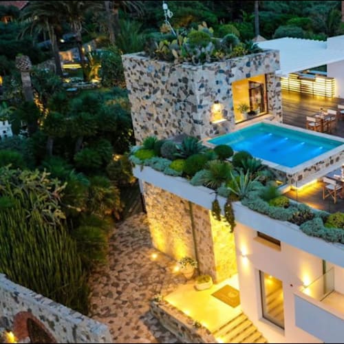 Ngonia Bay , Milazzo